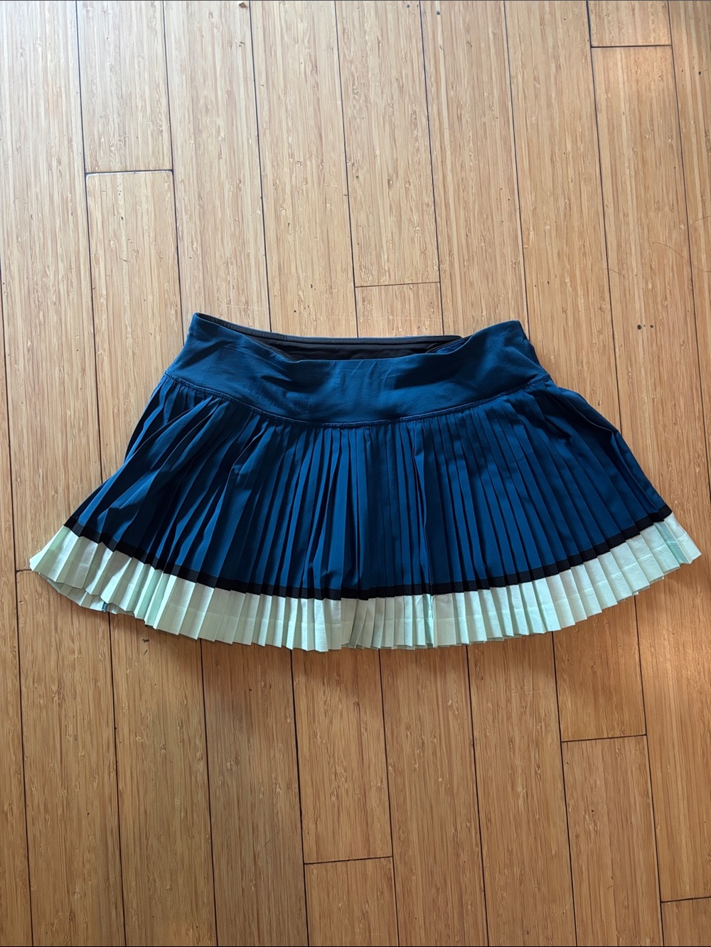 lululemon athletica Navy and Cream Pleated Skirt